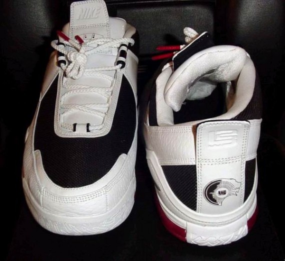 Nike Zoom LeBron II Low PE – Guts