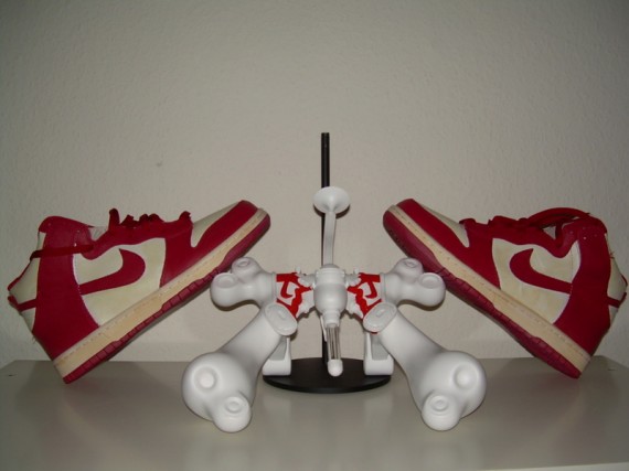 Nike Be True Vintage Dunk Vinyl Figure