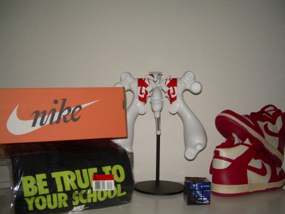 Nike Be True Vintage Dunk Vinyl Figure