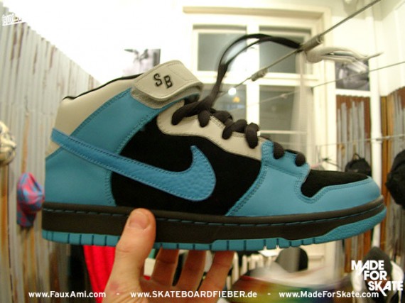 Nike Dunk Mid SB - Black/Aqua