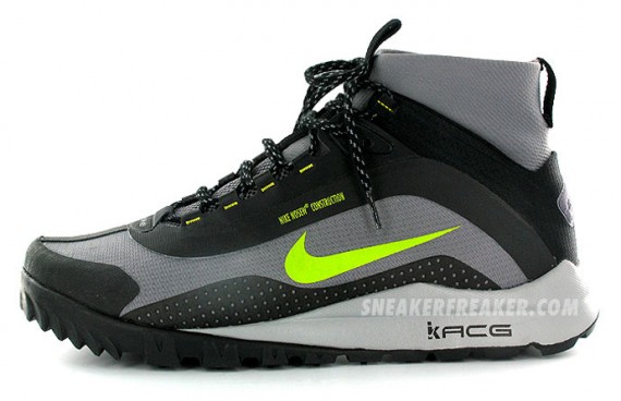 Nike Wildedge Mid