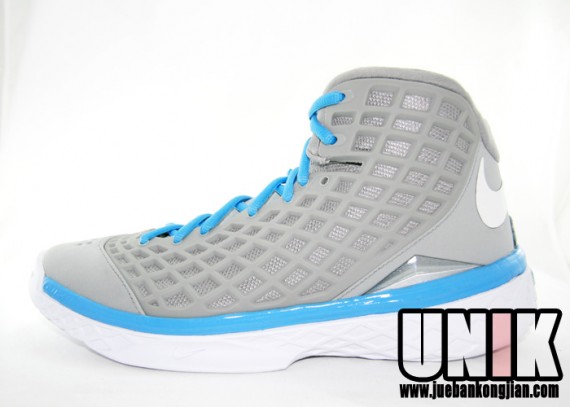 Nike Zoom Kobe 3 - "MPLS" Colorway - Now Available