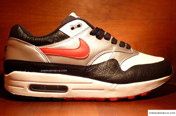 Nike Air Max 1 - Black - Varsity Red - Metallic Silver