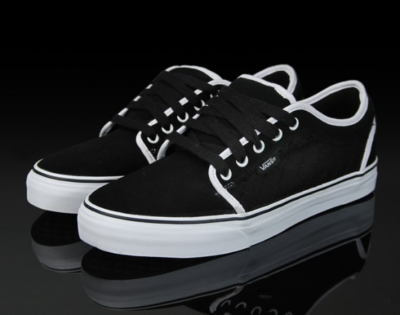 Vans Chukka Low - Black - White