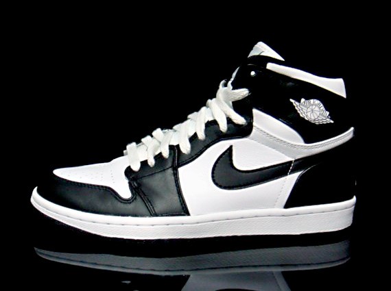 Air Jordan I - Black-White - 1 & 22 Countdown Pack