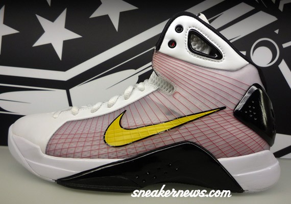 Nike Hyperdunk - Olympics - Germany Colorway - Now Available