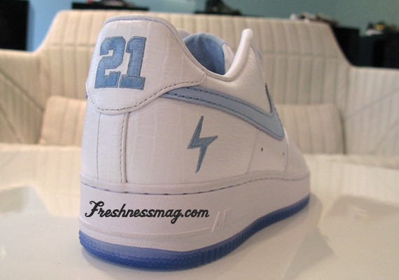 Nike 1World Air Force 1 - LaDainian Tomlinson (LT)