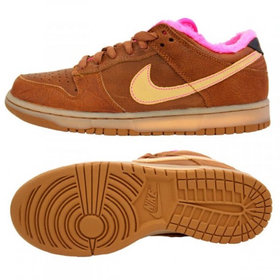 Nike Dunk Low SB - Gibson Guitar Case