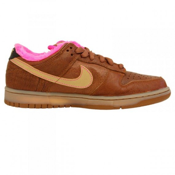 Nike Dunk Low SB - Gibson Guitar Case