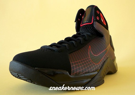 Nike Hyperdunk - Black - Red