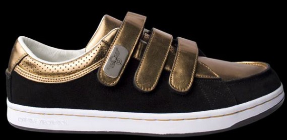 creative-recreation-holiday-2008-barneys-exclusives-6.jpg