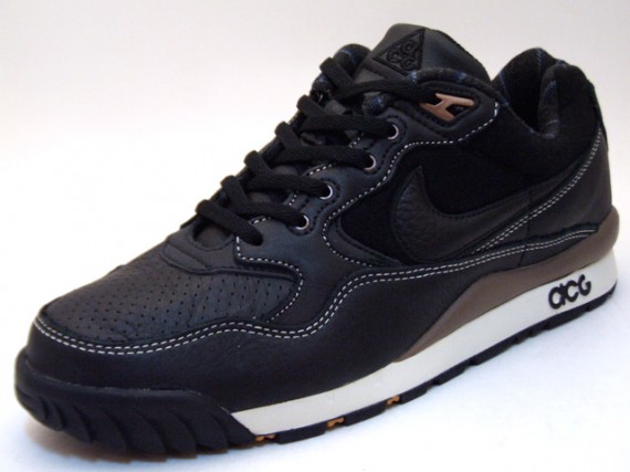 Nike Air Wildwood Supreme - Black - White