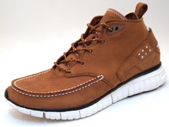 Nike Free Hybrid Boot Premium - Brown - White