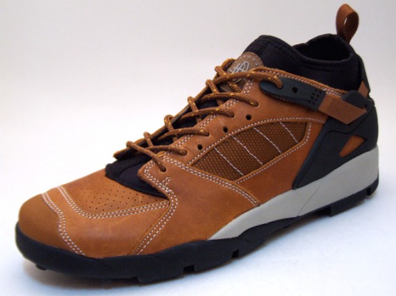 Nike Revaderchi Supreme - Brown - Black
