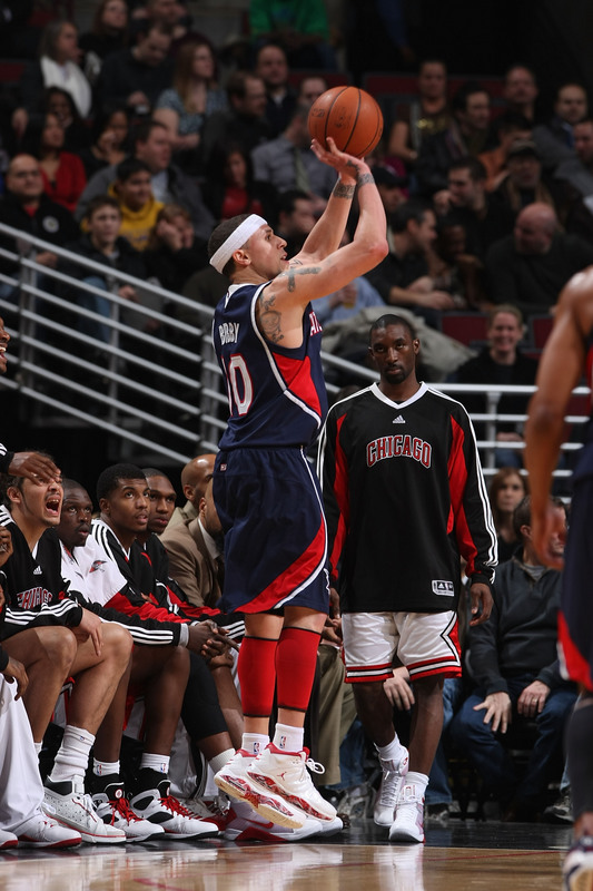 jordan-pure-pressure-mike-bibby-inauguration-06.jpg