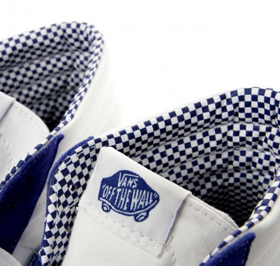 vans-royal-blue-checkered-pack-3.jpg