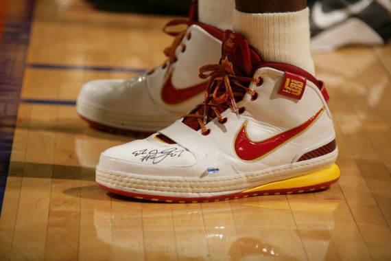 Nike Zoom LeBron VI - Fairfax - PE