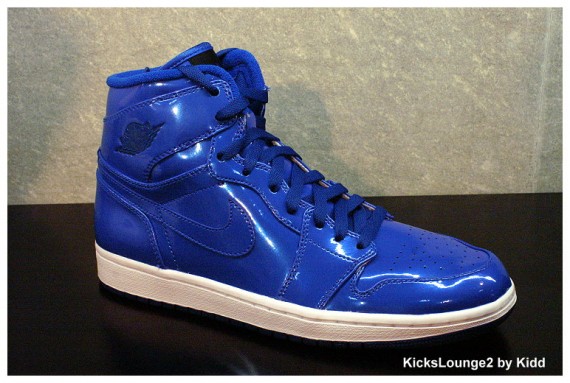 Air Jordan 1 Retro High - Blue Sapphire - Neon Turqoise