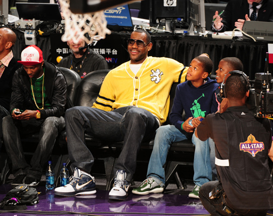 Nike Zoom LeBron VI - Akron Edition