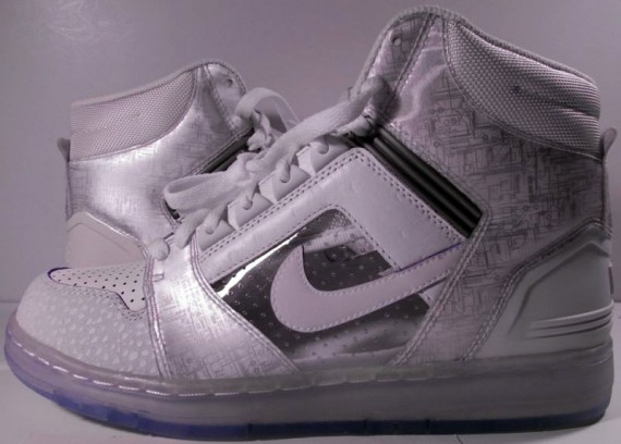 Nike Air Force II High Premium – Nintendo Wii @ Nikestore