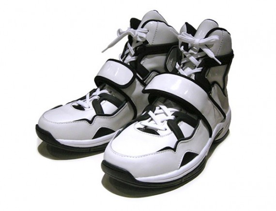 Ato Matsumoto Haikattosunika - White/Black + Black/Black