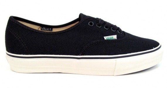 Vans Vault Eco Authentic - Black + Fuschia