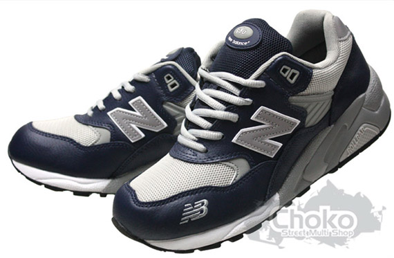 new-balance-mt580-grey-navy-2