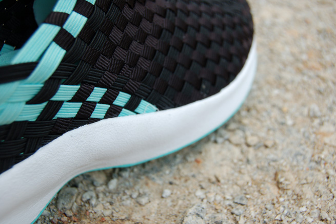 nike-air-woven-mint-black-02