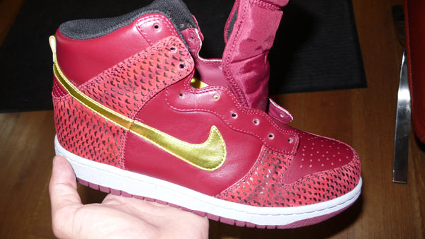 Nike x Eddie Cruz - Dunk High - LA Dodgers & USC Trojans Nike x Eddie Cruz - Dunk High - USC Trojans