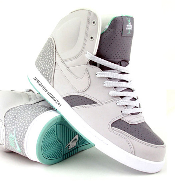 Nike RT1 - Neutral Grey - Green Mist