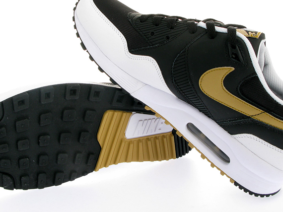 Nike Air Max Light – White – Metallic Gold – Black