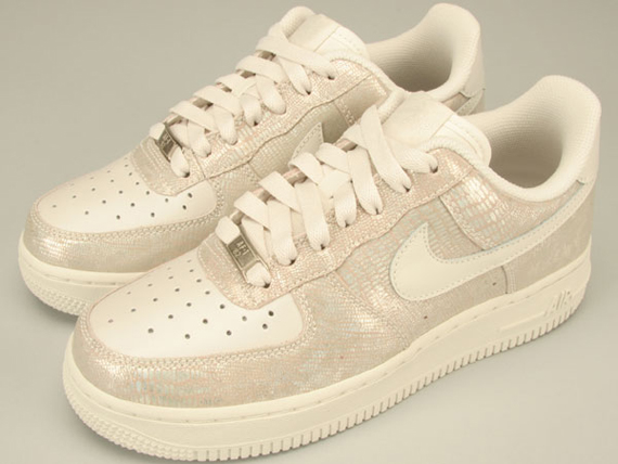 Nike WMNS Air Force 1 Low - White - White - Metallic Silver