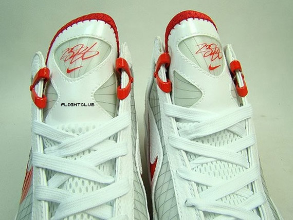 nike-air-max-lebron-vii-white-red-2