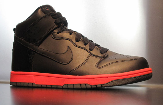 Nike Sportswear Dunk High – Black – Hot Red – Splatter – Available @ 21 Mercer