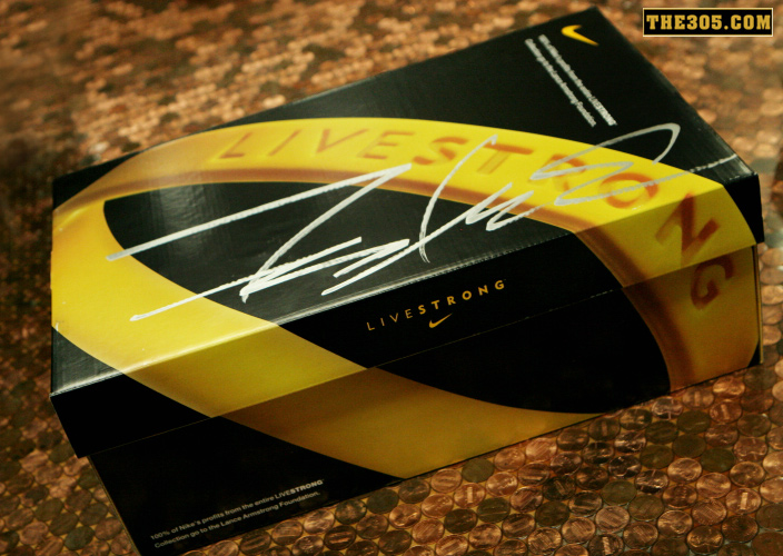 nike-x-livestrong-x-futura-flom-dunk-shoe-gallery-release-13