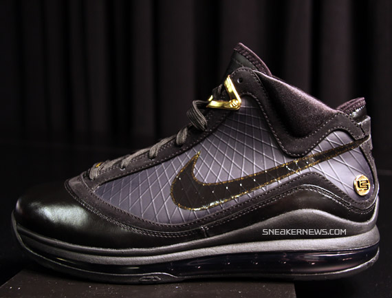 Nike Air Max LeBron VII – Black – Metallic Gold – Upcoming Colorway