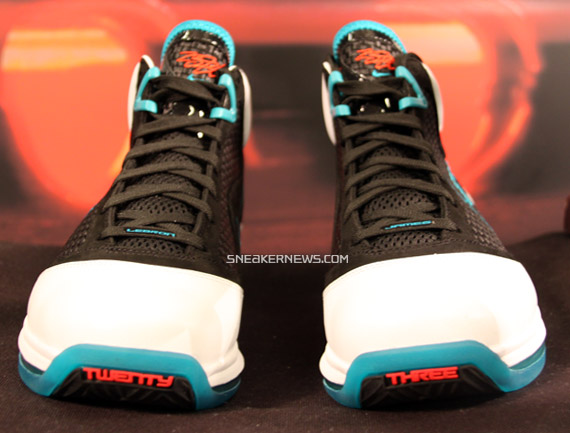 air-max-lebron-vii-woven-white-black-blue-03