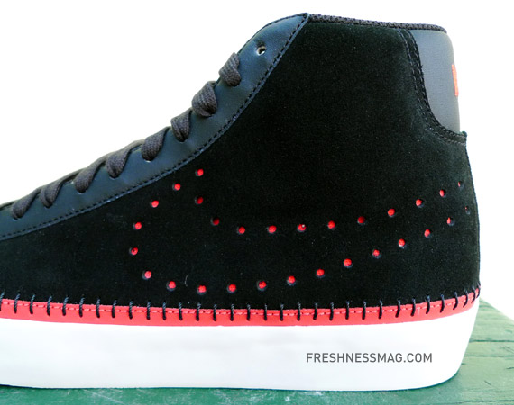 nike-blazer-black-red-holiday-09-07