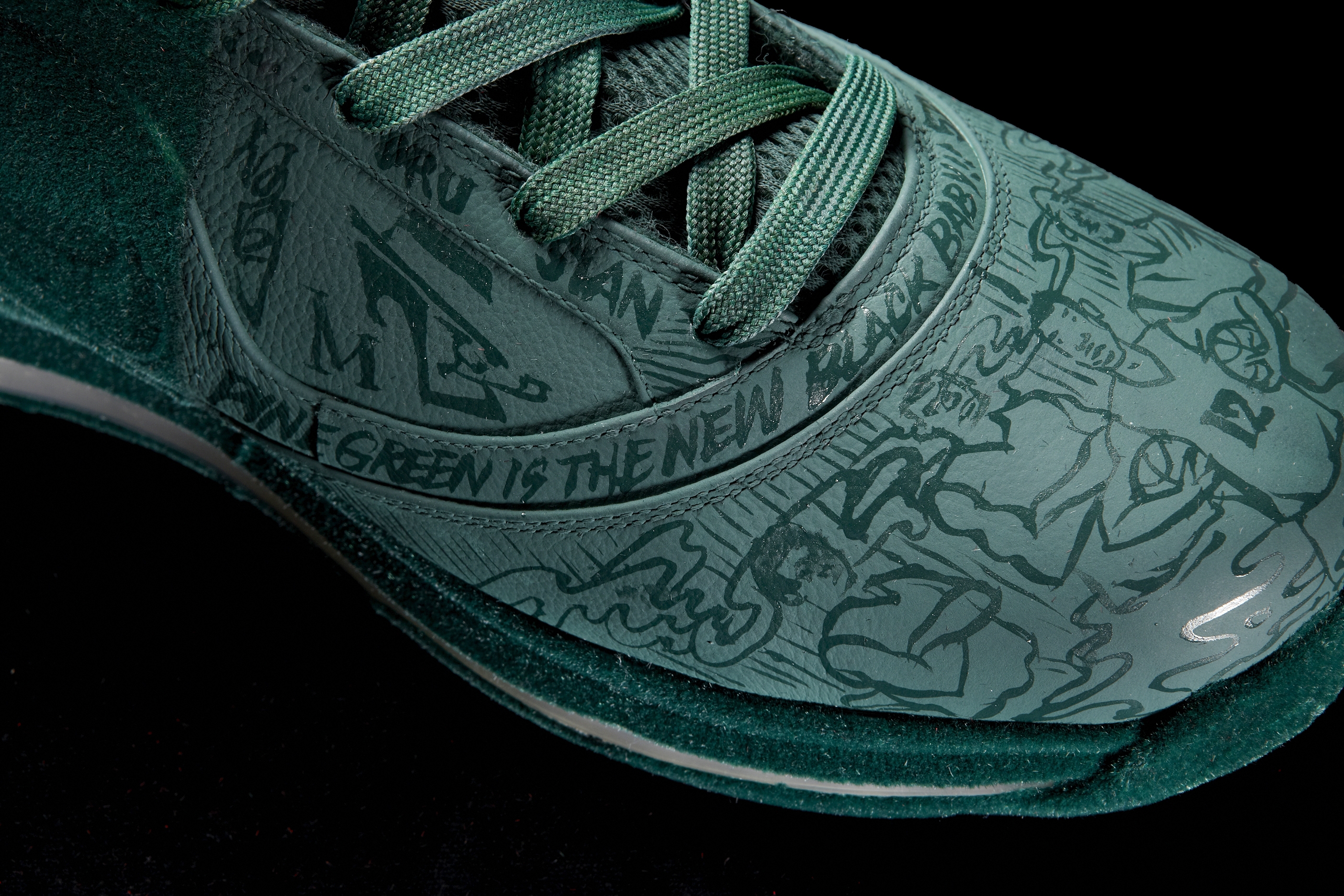 green-right-toe-box