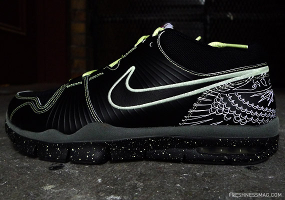 nike-manny-pacquiao-trainer-1-lights-03