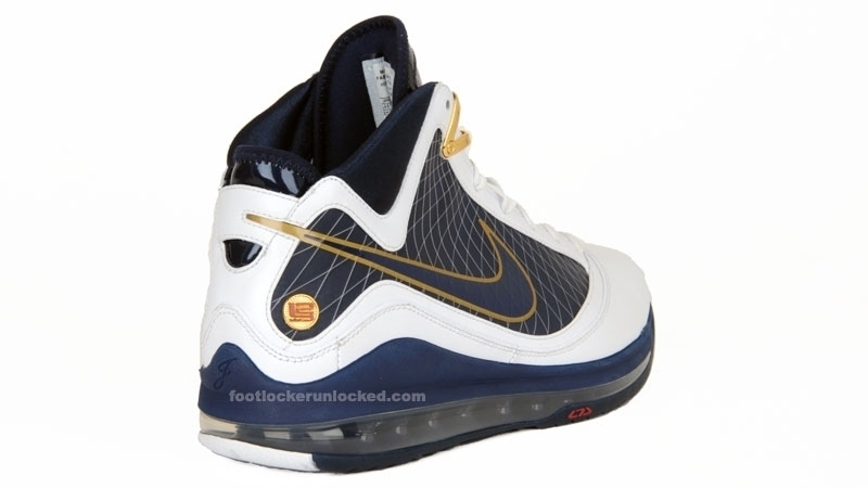 Air_Max_Lebron-VII_midnight_navy_02
