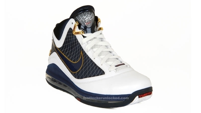 Air_Max_Lebron-VII_midnight_navy_03