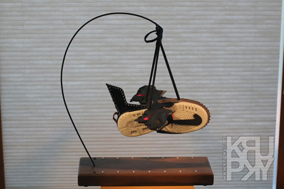 air-yeezy-plane-06