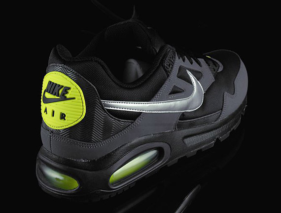 nike-air-max-skyline-black-silver-volt-5