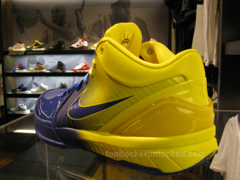 nike-zoom-kobe-iv-4-rings-2