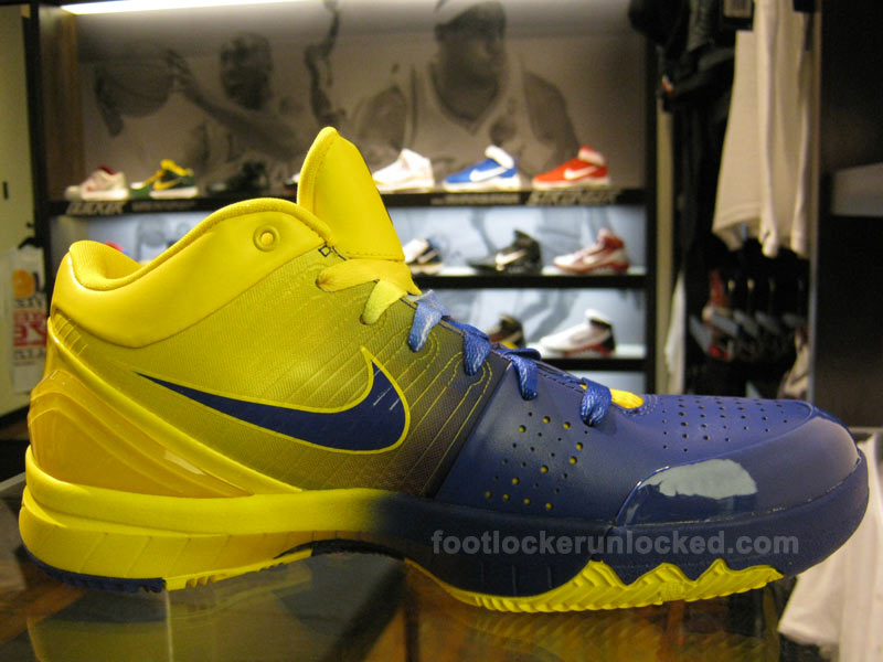 nike-zoom-kobe-iv-4-rings-3