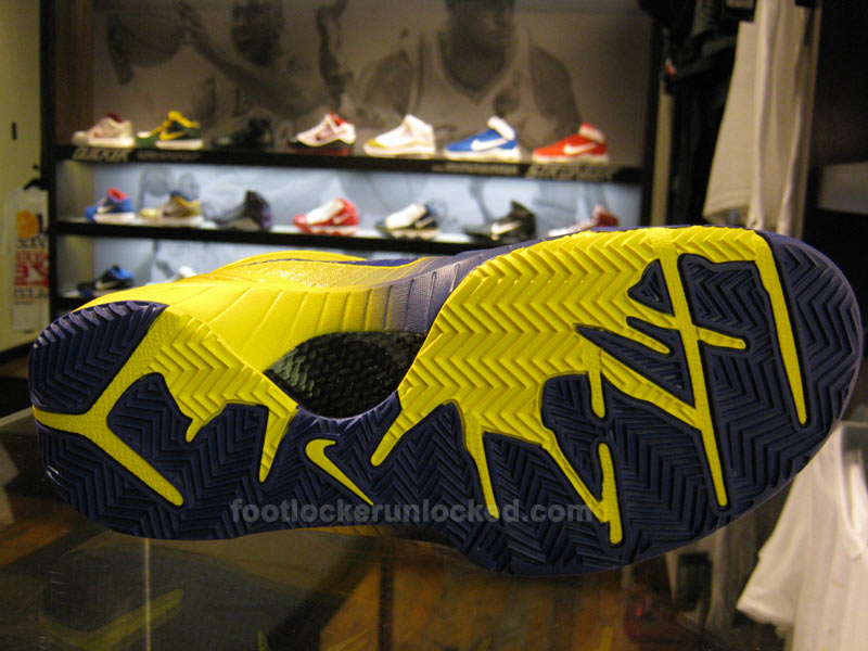 nike-zoom-kobe-iv-4-rings-5