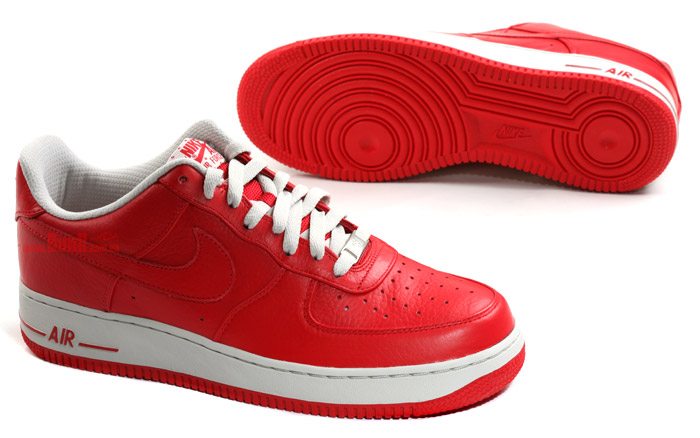 af1-red-bone-snow-05