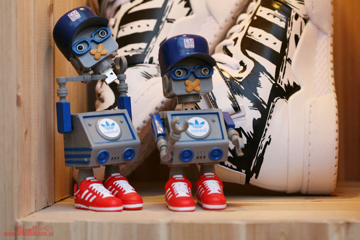 clot-dj-tommy-adidas-usb-robot-toy-05
