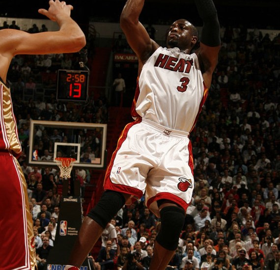 NBA Feet: Dwyane Wade – Air Jordan 16.5 PE